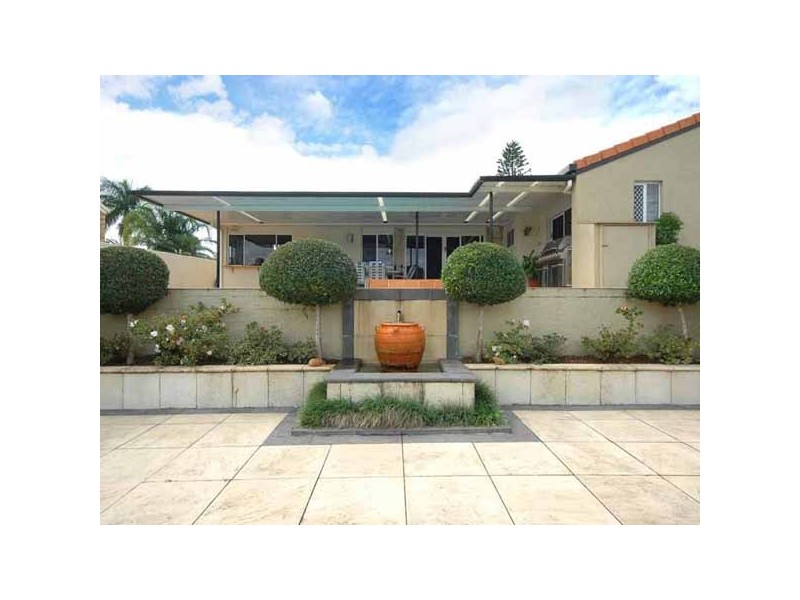 32 Conifer Crescent, Broadbeach Waters QLD 4218
