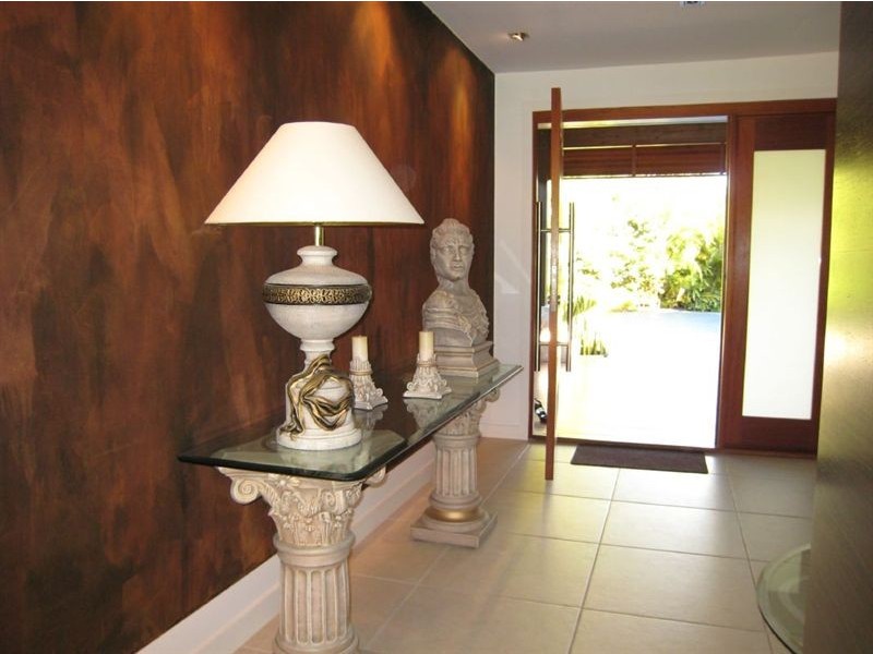 3 Drayton Terrace, Mermaid Waters QLD 4218