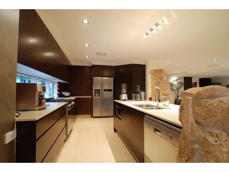 3 Drayton Terrace, Mermaid Waters QLD 4218