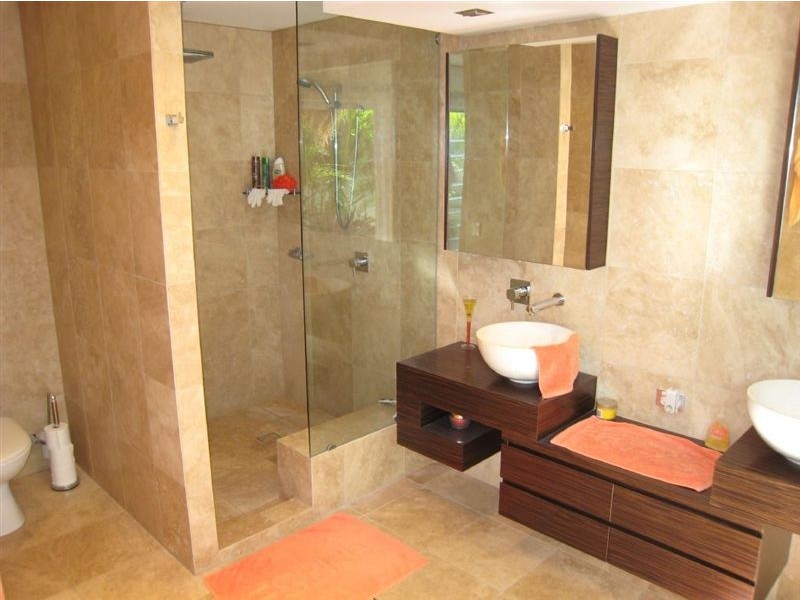 3 Drayton Terrace, Mermaid Waters QLD 4218