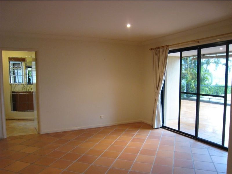 36 River Crescent, Broadbeach Waters QLD 4218