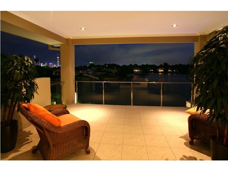 7/40 Cotlew Street East, Southport QLD 4215