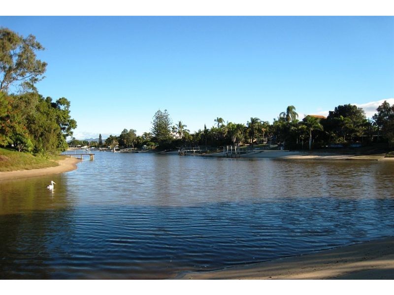 76 Poinciana Boulevard, Broadbeach Waters QLD 4218