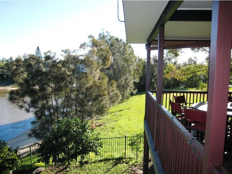 76 Poinciana Boulevard, Broadbeach Waters QLD 4218