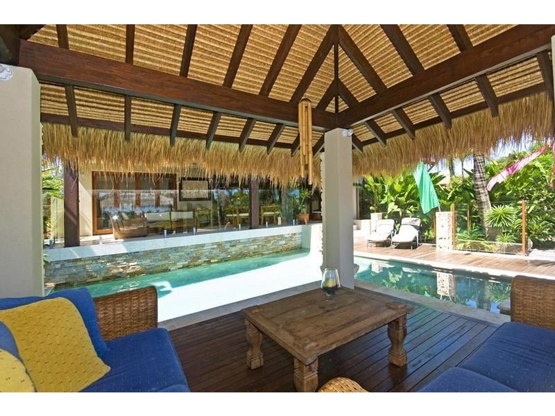 9 Savoy Drive, Broadbeach Waters QLD 4218