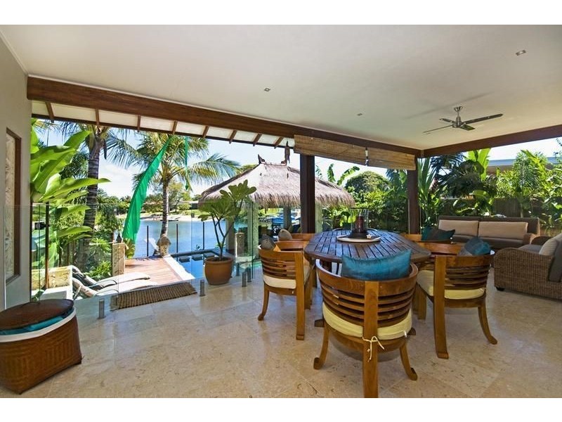 9 Savoy Drive, Broadbeach Waters QLD 4218