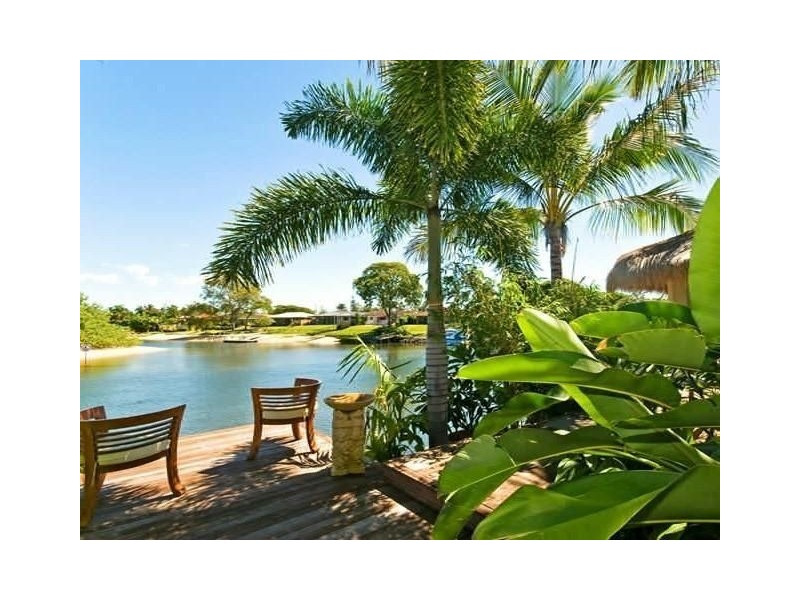 9 Savoy Drive, Broadbeach Waters QLD 4218