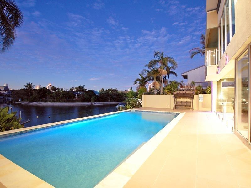 69 T E Peters Drive, Broadbeach Waters QLD 4218