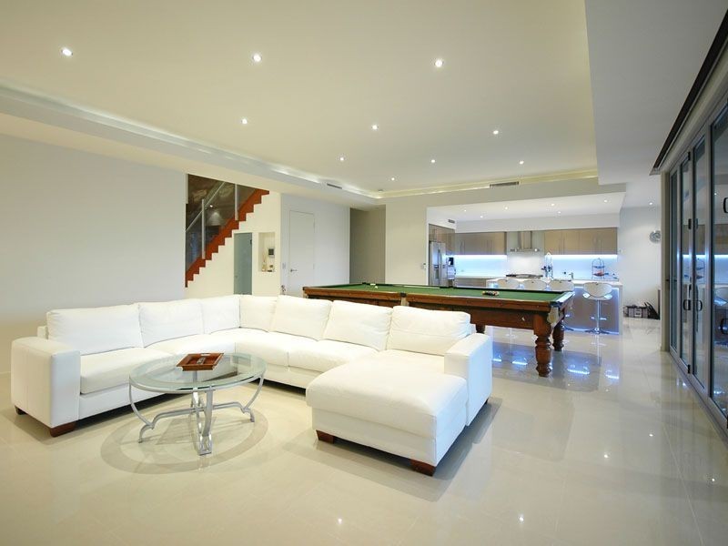 69 T E Peters Drive, Broadbeach Waters QLD 4218