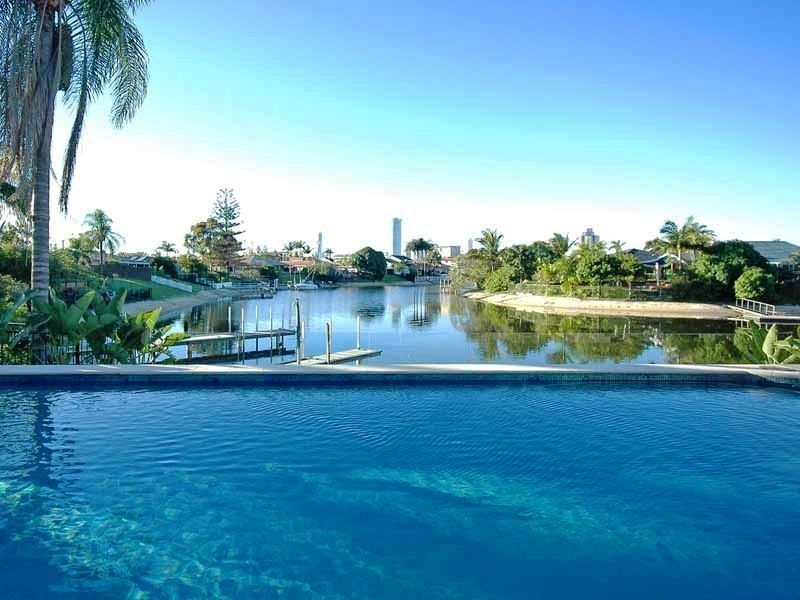 69 T E Peters Drive, Broadbeach Waters QLD 4218