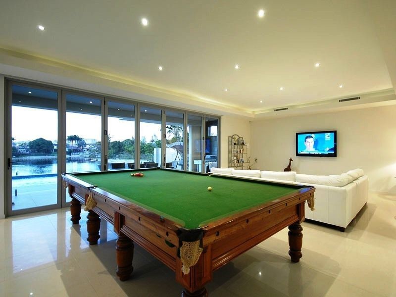 69 T E Peters Drive, Broadbeach Waters QLD 4218