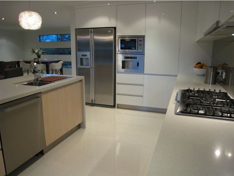 15 Bombala Street, Broadbeach Waters QLD 4218