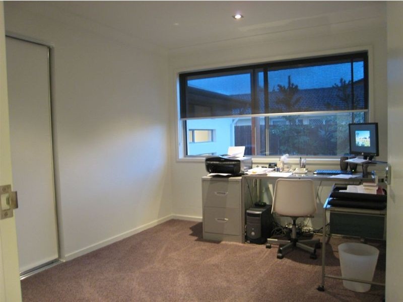 15 Bombala Street, Broadbeach Waters QLD 4218