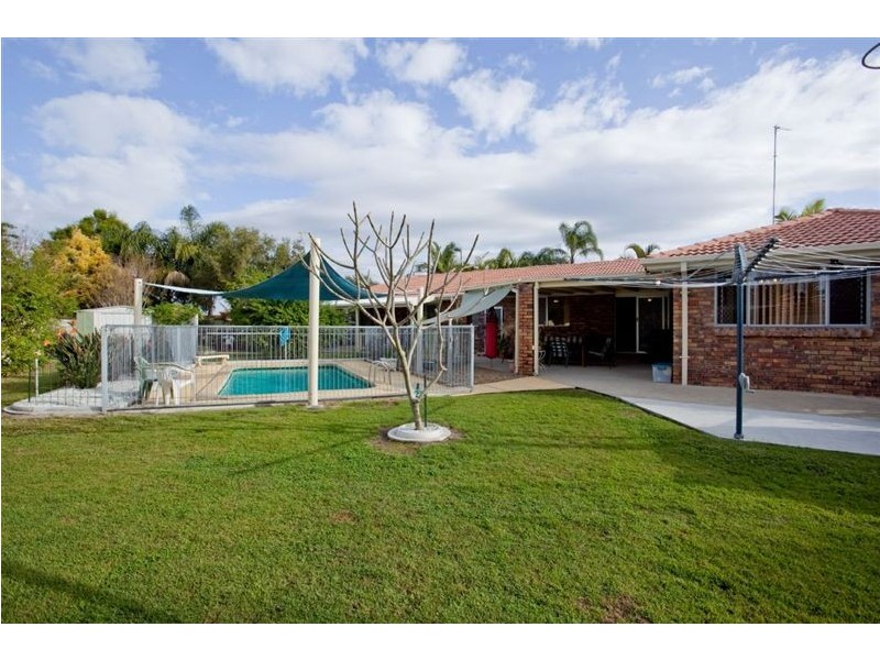 98 Waitomo Street, Broadbeach Waters QLD 4218