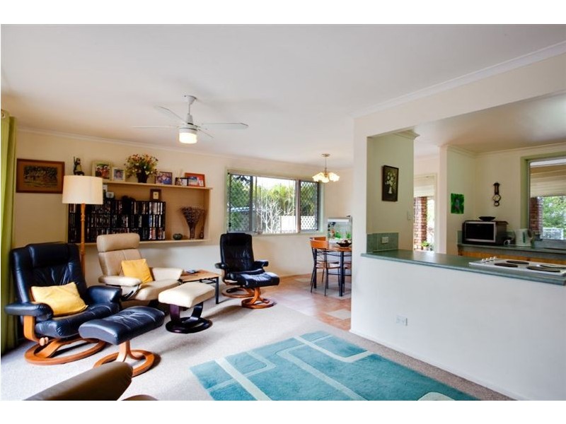 98 Waitomo Street, Broadbeach Waters QLD 4218