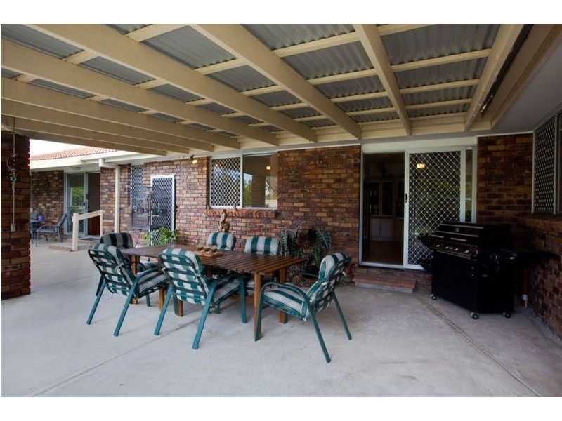 98 Waitomo Street, Broadbeach Waters QLD 4218