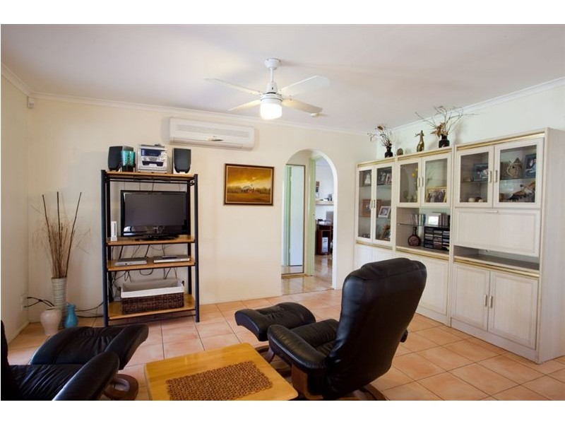 98 Waitomo Street, Broadbeach Waters QLD 4218