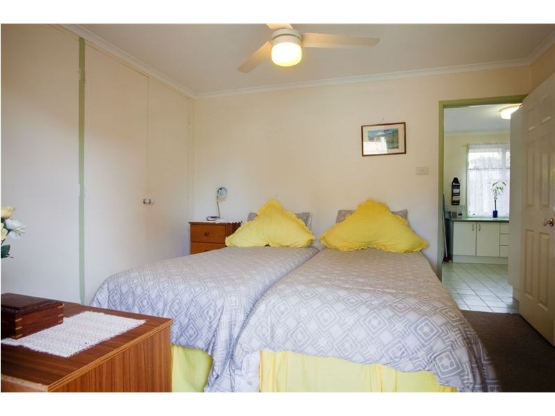 98 Waitomo Street, Broadbeach Waters QLD 4218