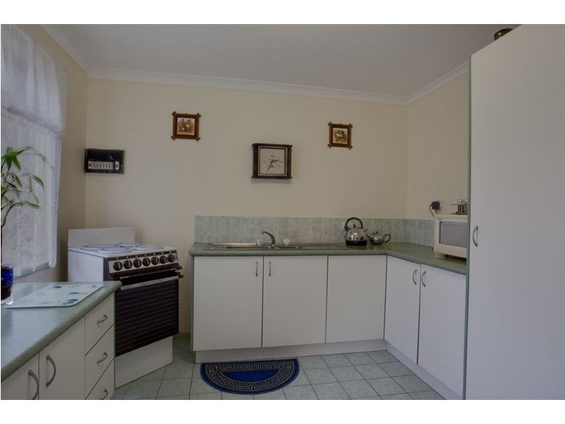 98 Waitomo Street, Broadbeach Waters QLD 4218
