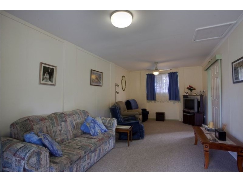 98 Waitomo Street, Broadbeach Waters QLD 4218
