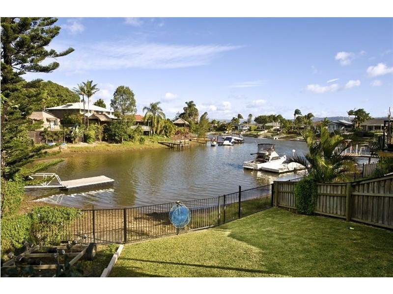 19 Carrara Road, Carrara QLD 4211