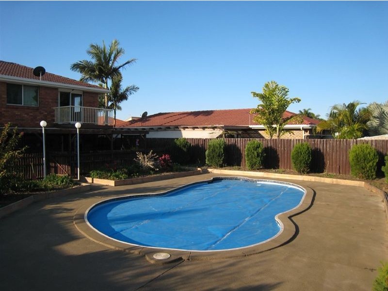 4 Waitomo Street, Broadbeach Waters QLD 4218