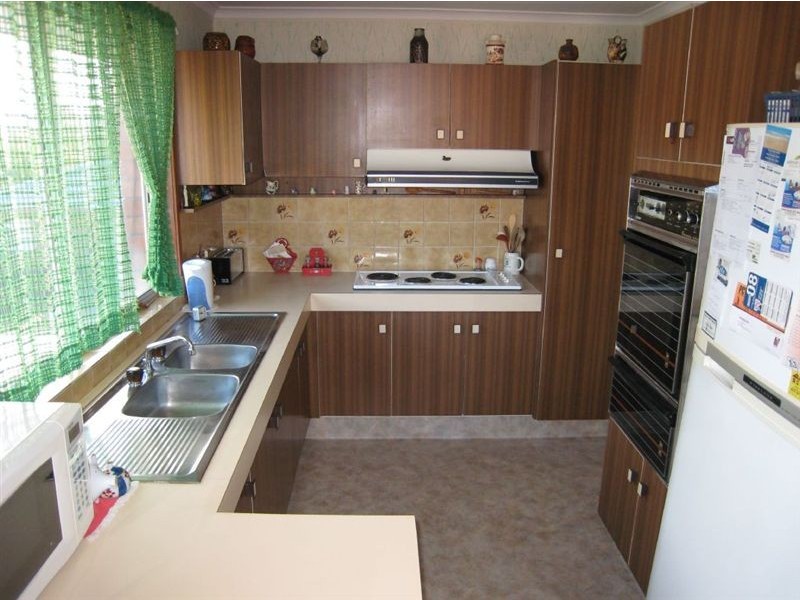 4 Waitomo Street, Broadbeach Waters QLD 4218