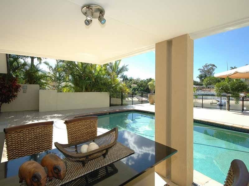 61 River Crescent, Broadbeach Waters QLD 4218