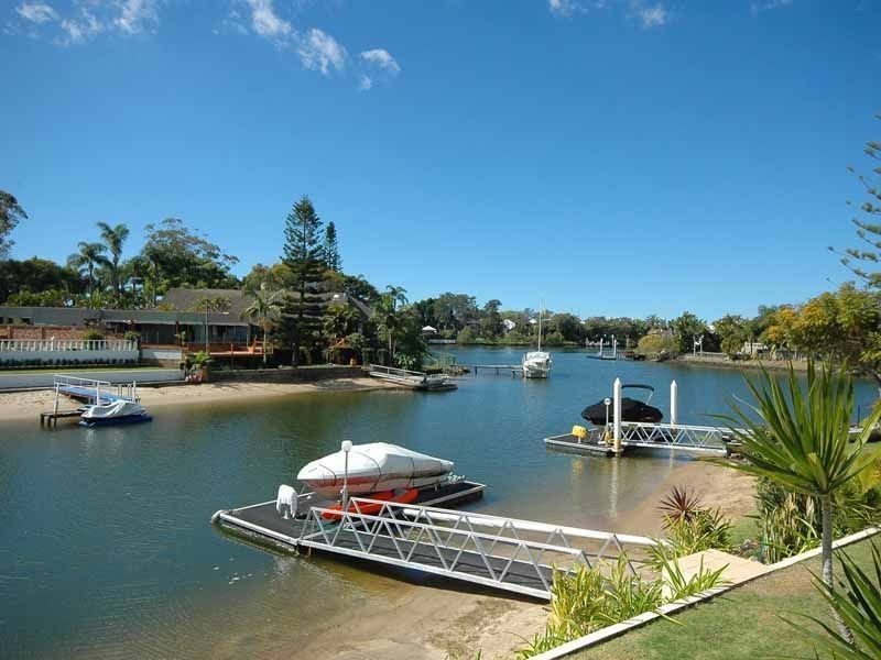 61 River Crescent, Broadbeach Waters QLD 4218