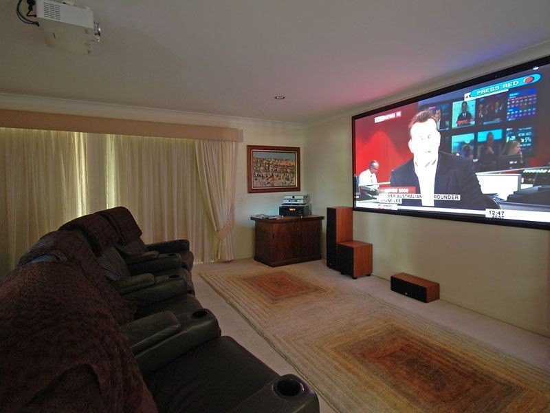 61 River Crescent, Broadbeach Waters QLD 4218