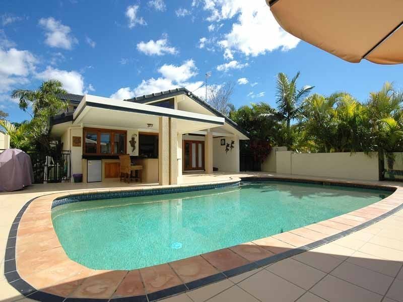 61 River Crescent, Broadbeach Waters QLD 4218