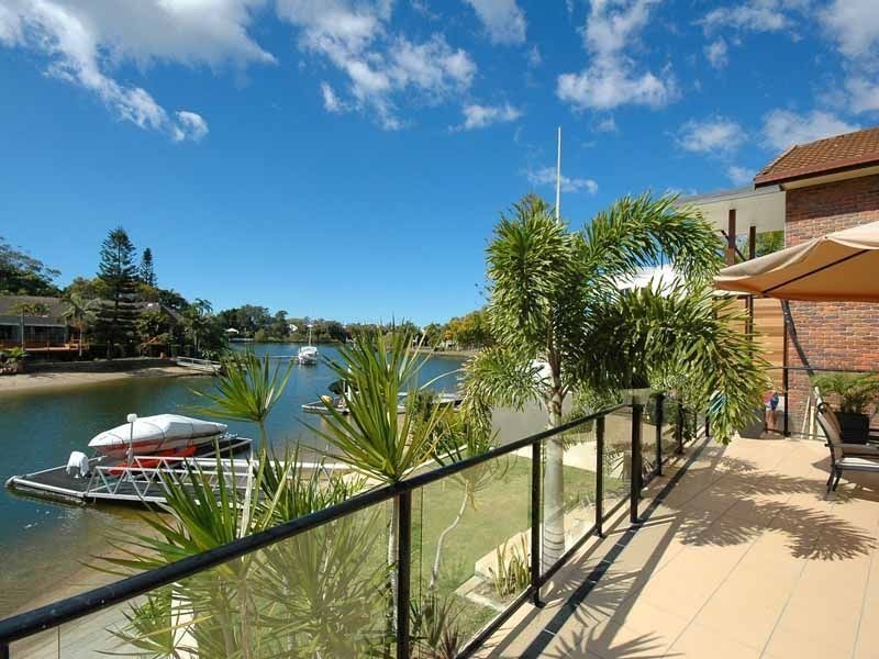 61 River Crescent, Broadbeach Waters QLD 4218