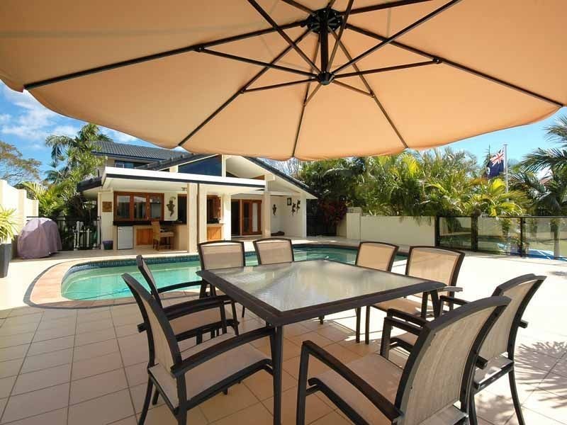 61 River Crescent, Broadbeach Waters QLD 4218