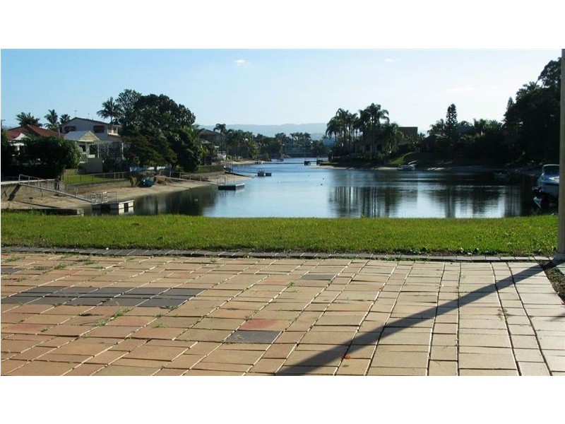 28 Bermuda Street,, Broadbeach Waters QLD 4218