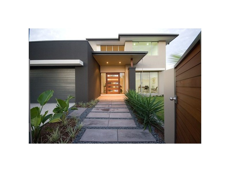 4 Rebecca Court, Broadbeach Waters QLD 4218