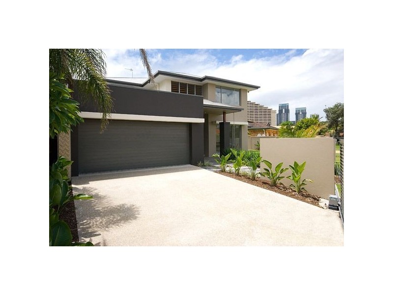 4 Rebecca Court, Broadbeach Waters QLD 4218