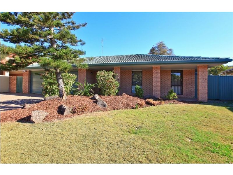 11 Keppel Court, Mermaid Waters QLD 4218