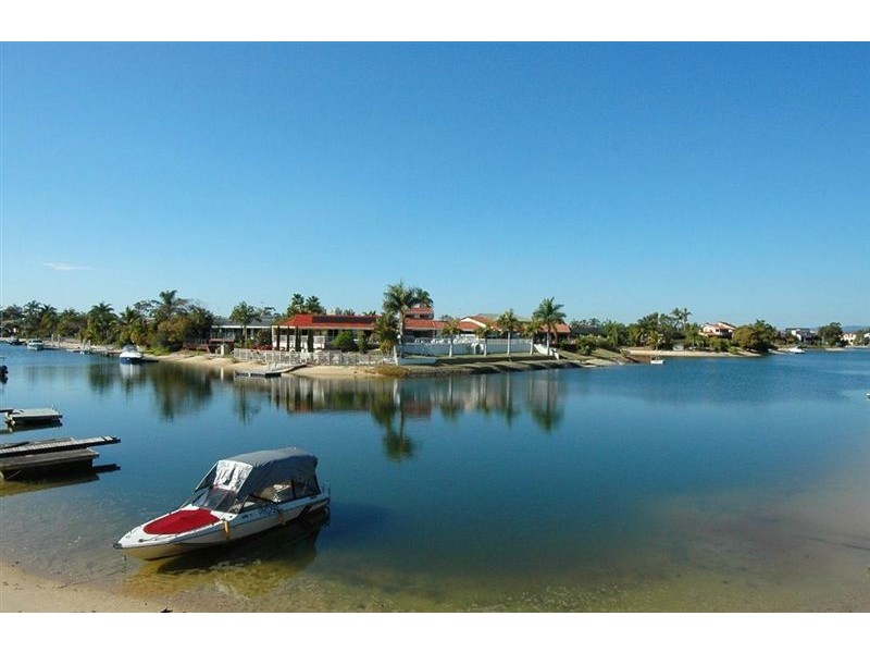 1 Rudd Street, Broadbeach Waters QLD 4218