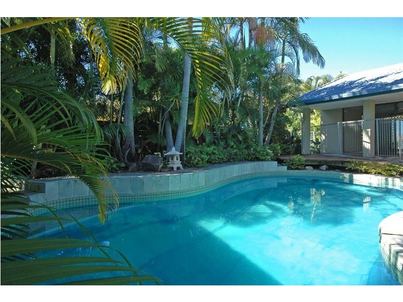 1 Rudd Street, Broadbeach Waters QLD 4218