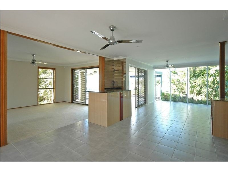 1 Rudd Street, Broadbeach Waters QLD 4218