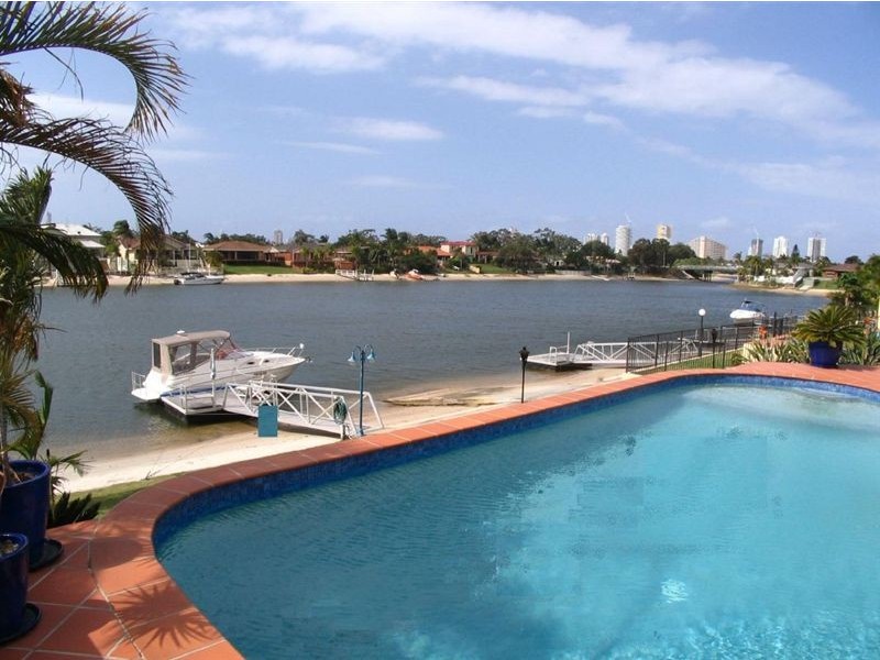 78 Waitomo Street, Broadbeach Waters QLD 4218