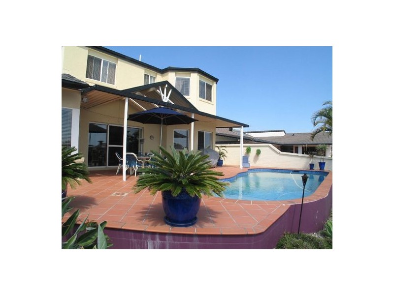 78 Waitomo Street, Broadbeach Waters QLD 4218