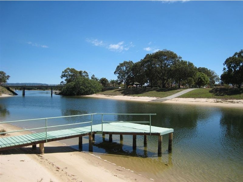 18 Cocos Crescent, Broadbeach Waters QLD 4218