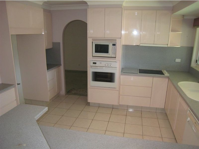 18 Cocos Crescent, Broadbeach Waters QLD 4218