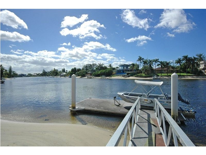 17 Bal Harbour, Broadbeach Waters QLD 4218