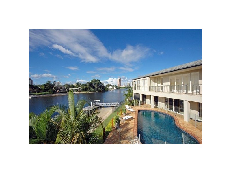 17 Bal Harbour, Broadbeach Waters QLD 4218