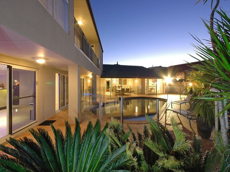 17 Bal Harbour, Broadbeach Waters QLD 4218