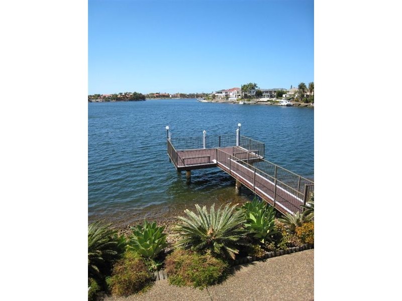 12 Lowanna Court, Mermaid Waters QLD 4218