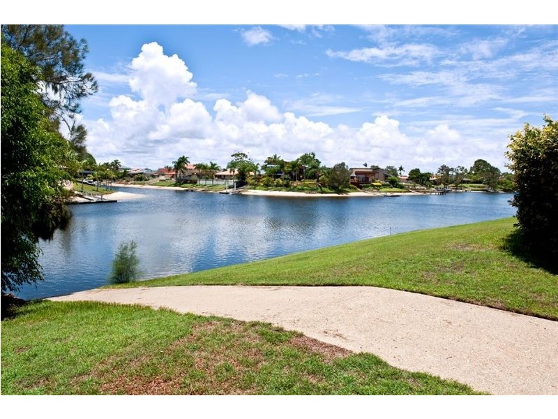 2 Cypress Drive, Broadbeach Waters QLD 4218