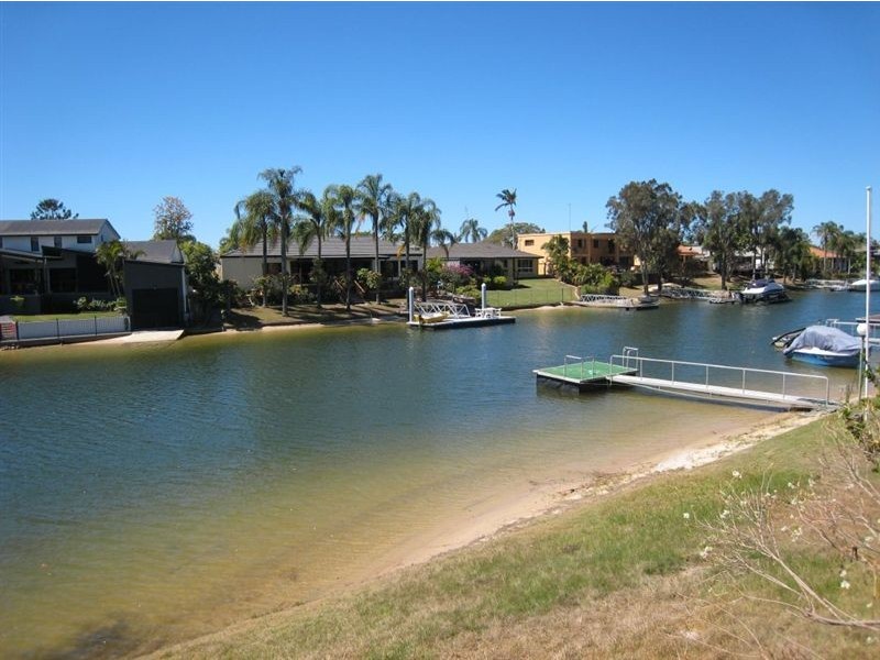 2 Cypress Drive, Broadbeach Waters QLD 4218